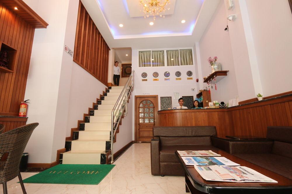Hotel Family Treasure Yangon Extérieur photo