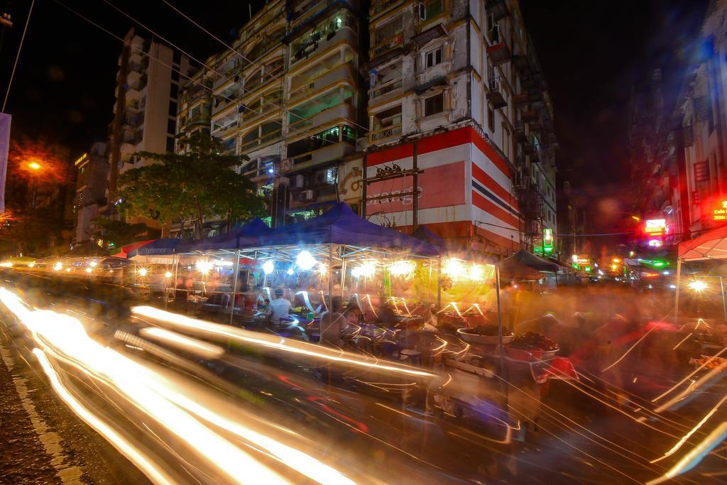 Hotel Family Treasure Yangon Extérieur photo