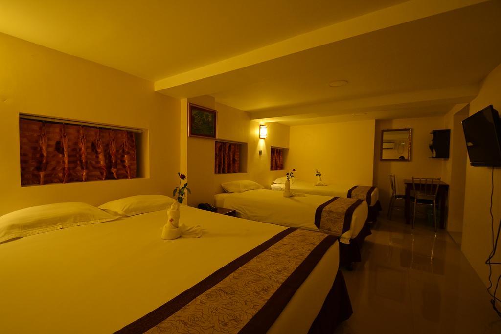 Hotel Family Treasure Yangon Extérieur photo