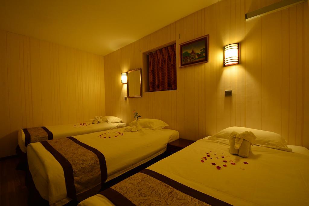 Hotel Family Treasure Yangon Chambre photo