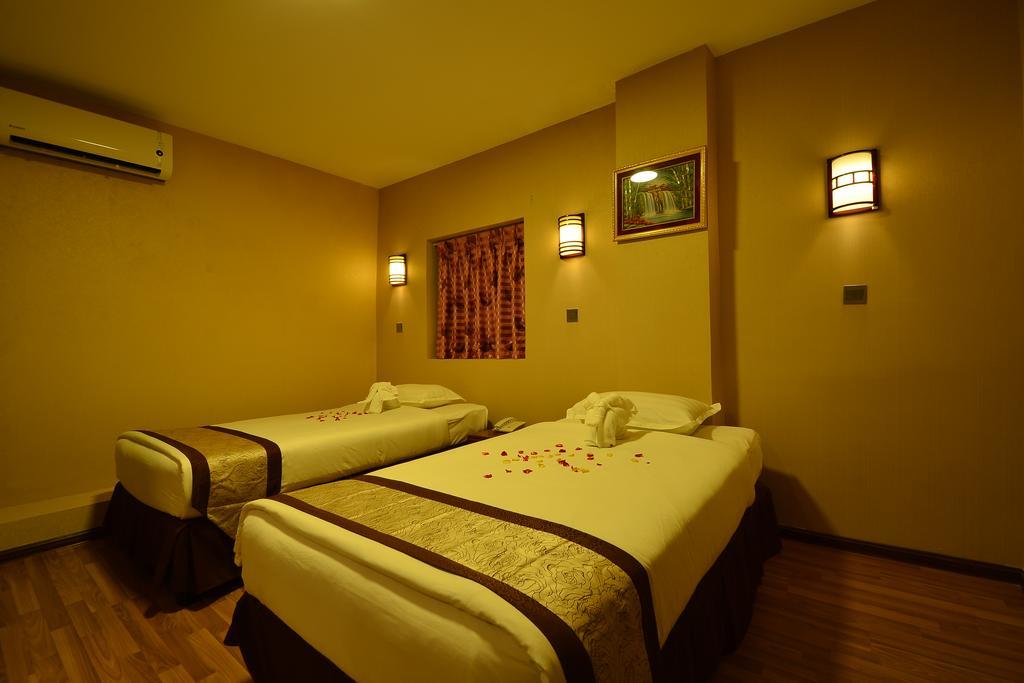 Hotel Family Treasure Yangon Extérieur photo