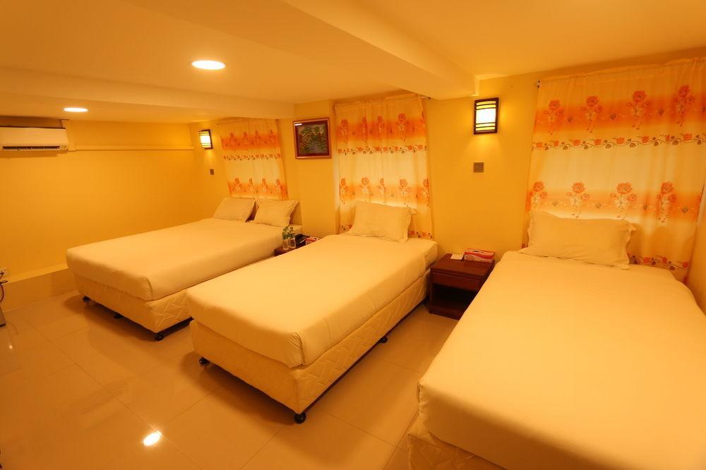 Hotel Family Treasure Yangon Extérieur photo